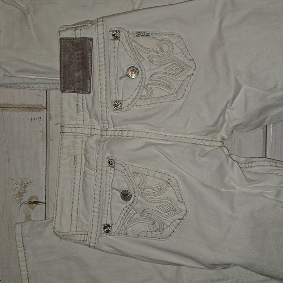 Embellished white jeans sz 28x34 - Picture 3 of 3
